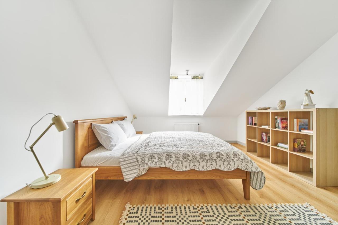Modern Two-Bedroom Apartment, Vilnius City Centre Luaran gambar